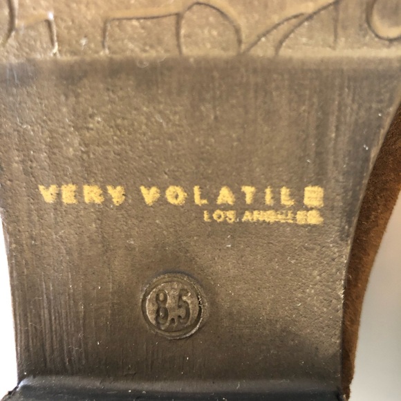 Very Volatile Los Angeles Aldworth Brown Suede Zip Ankle Bootie Women’s 8.5 Cute - Picture 13 of 17